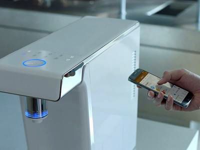 可以與手機(jī)相連的智能凈水器 方便您的生活