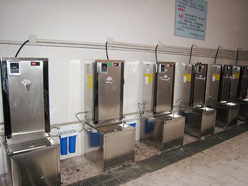 家用凈水器的發(fā)展進(jìn)入時 尚和個性化階段